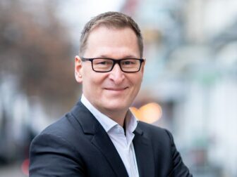 Helmut Seidenbusch ist Geschäftsführer von Wider Sense TraFo und setzt Projekte für Stiftungen, Unternehmen und Verwaltung um.