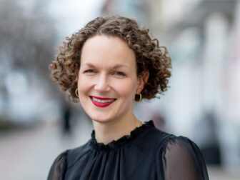 Elisabeth Roos ist Projektmanagerin der Stiftungen bei der Wider Sense Trafo